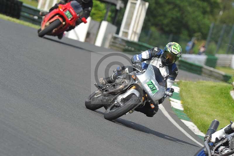 Mallory park Leicestershire;Mallory park photographs;Motorcycle action photographs;classic bikes;event digital images;eventdigitalimages;mallory park;no limits trackday;peter wileman photography;vintage bikes;vintage motorcycles;vmcc festival 1000 bikes