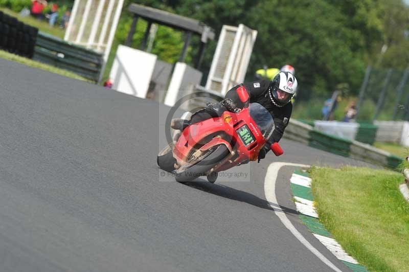 Mallory park Leicestershire;Mallory park photographs;Motorcycle action photographs;classic bikes;event digital images;eventdigitalimages;mallory park;no limits trackday;peter wileman photography;vintage bikes;vintage motorcycles;vmcc festival 1000 bikes