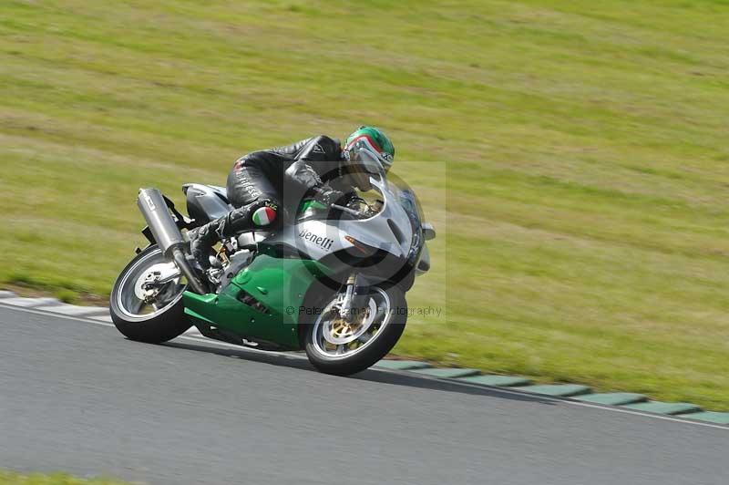 Mallory park Leicestershire;Mallory park photographs;Motorcycle action photographs;classic bikes;event digital images;eventdigitalimages;mallory park;no limits trackday;peter wileman photography;vintage bikes;vintage motorcycles;vmcc festival 1000 bikes