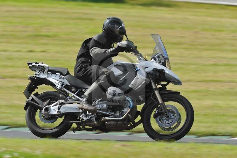 Mallory park Leicestershire;Mallory park photographs;Motorcycle action photographs;classic bikes;event digital images;eventdigitalimages;mallory park;no limits trackday;peter wileman photography;vintage bikes;vintage motorcycles;vmcc festival 1000 bikes