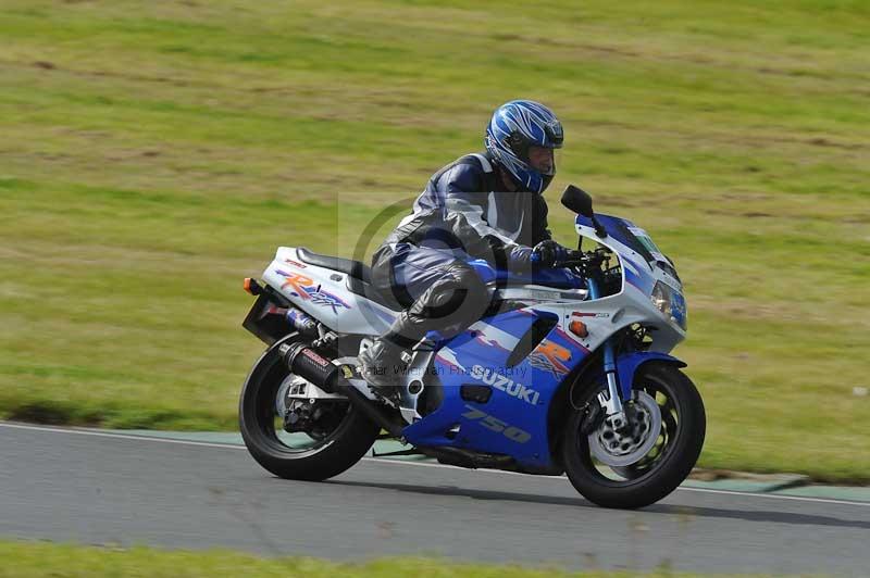 Mallory park Leicestershire;Mallory park photographs;Motorcycle action photographs;classic bikes;event digital images;eventdigitalimages;mallory park;no limits trackday;peter wileman photography;vintage bikes;vintage motorcycles;vmcc festival 1000 bikes