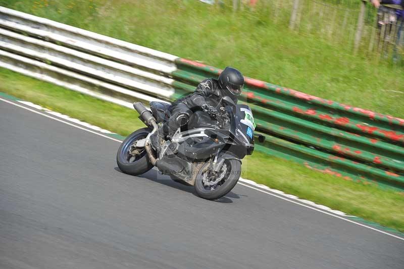 Mallory park Leicestershire;Mallory park photographs;Motorcycle action photographs;classic bikes;event digital images;eventdigitalimages;mallory park;no limits trackday;peter wileman photography;vintage bikes;vintage motorcycles;vmcc festival 1000 bikes