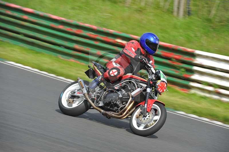 Mallory park Leicestershire;Mallory park photographs;Motorcycle action photographs;classic bikes;event digital images;eventdigitalimages;mallory park;no limits trackday;peter wileman photography;vintage bikes;vintage motorcycles;vmcc festival 1000 bikes