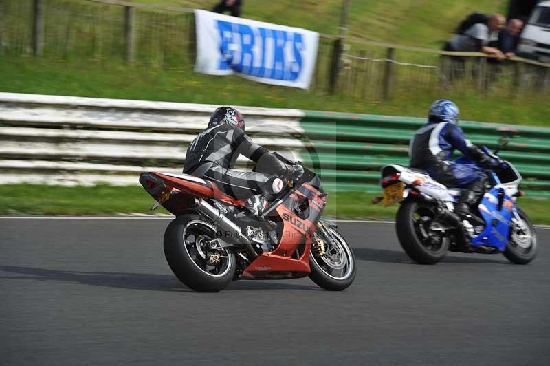 Mallory park Leicestershire;Mallory park photographs;Motorcycle action photographs;classic bikes;event digital images;eventdigitalimages;mallory park;no limits trackday;peter wileman photography;vintage bikes;vintage motorcycles;vmcc festival 1000 bikes
