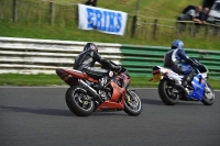 Mallory-park-Leicestershire;Mallory-park-photographs;Motorcycle-action-photographs;classic-bikes;event-digital-images;eventdigitalimages;mallory-park;no-limits-trackday;peter-wileman-photography;vintage-bikes;vintage-motorcycles;vmcc-festival-1000-bikes