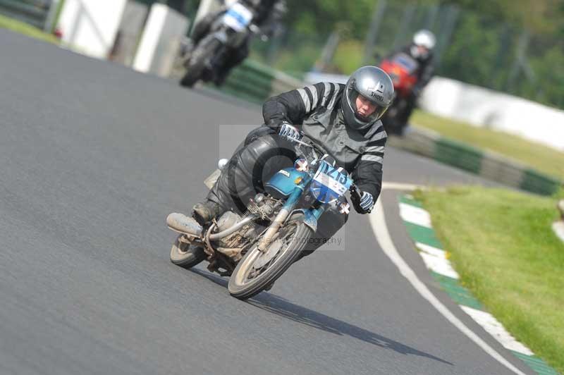 Mallory park Leicestershire;Mallory park photographs;Motorcycle action photographs;classic bikes;event digital images;eventdigitalimages;mallory park;no limits trackday;peter wileman photography;vintage bikes;vintage motorcycles;vmcc festival 1000 bikes