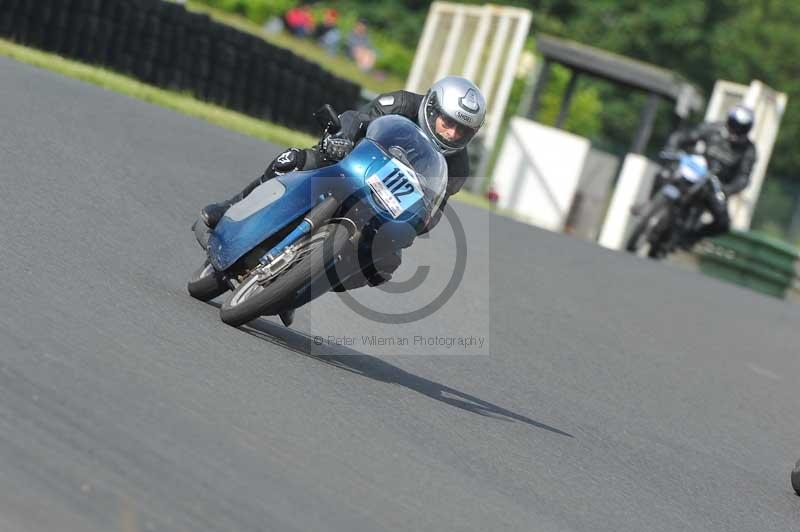 Mallory park Leicestershire;Mallory park photographs;Motorcycle action photographs;classic bikes;event digital images;eventdigitalimages;mallory park;no limits trackday;peter wileman photography;vintage bikes;vintage motorcycles;vmcc festival 1000 bikes