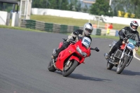 Mallory-park-Leicestershire;Mallory-park-photographs;Motorcycle-action-photographs;classic-bikes;event-digital-images;eventdigitalimages;mallory-park;no-limits-trackday;peter-wileman-photography;vintage-bikes;vintage-motorcycles;vmcc-festival-1000-bikes