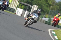 Mallory-park-Leicestershire;Mallory-park-photographs;Motorcycle-action-photographs;classic-bikes;event-digital-images;eventdigitalimages;mallory-park;no-limits-trackday;peter-wileman-photography;vintage-bikes;vintage-motorcycles;vmcc-festival-1000-bikes