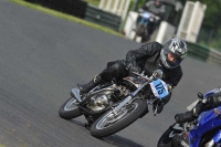 Mallory-park-Leicestershire;Mallory-park-photographs;Motorcycle-action-photographs;classic-bikes;event-digital-images;eventdigitalimages;mallory-park;no-limits-trackday;peter-wileman-photography;vintage-bikes;vintage-motorcycles;vmcc-festival-1000-bikes