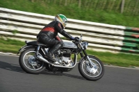 Mallory-park-Leicestershire;Mallory-park-photographs;Motorcycle-action-photographs;classic-bikes;event-digital-images;eventdigitalimages;mallory-park;no-limits-trackday;peter-wileman-photography;vintage-bikes;vintage-motorcycles;vmcc-festival-1000-bikes