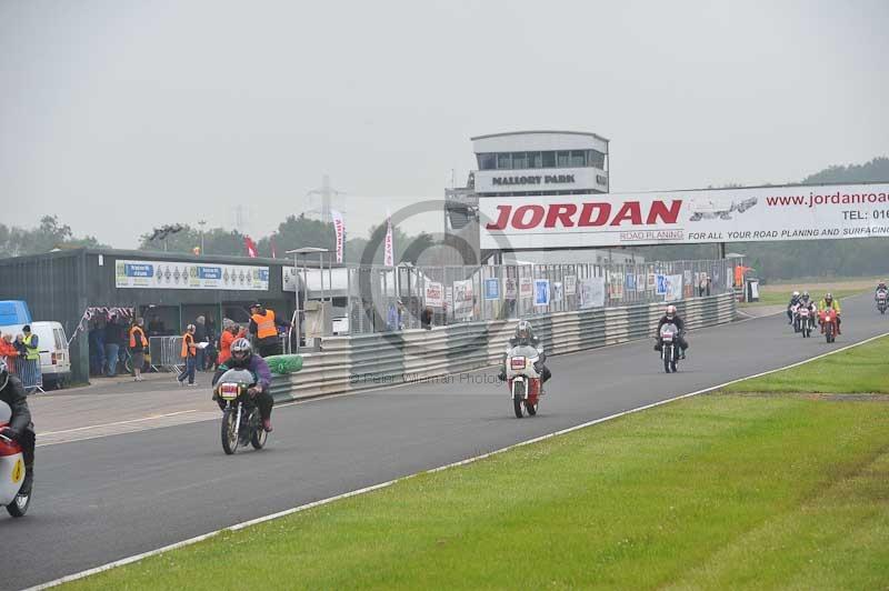 Mallory park Leicestershire;Mallory park photographs;Motorcycle action photographs;classic bikes;event digital images;eventdigitalimages;mallory park;no limits trackday;peter wileman photography;vintage bikes;vintage motorcycles;vmcc festival 1000 bikes