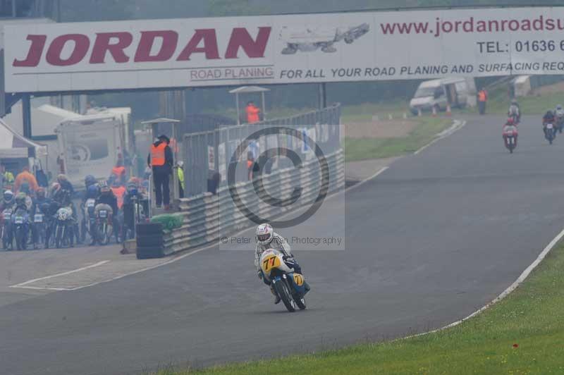 Mallory park Leicestershire;Mallory park photographs;Motorcycle action photographs;classic bikes;event digital images;eventdigitalimages;mallory park;no limits trackday;peter wileman photography;vintage bikes;vintage motorcycles;vmcc festival 1000 bikes