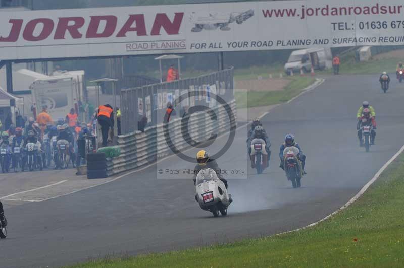 Mallory park Leicestershire;Mallory park photographs;Motorcycle action photographs;classic bikes;event digital images;eventdigitalimages;mallory park;no limits trackday;peter wileman photography;vintage bikes;vintage motorcycles;vmcc festival 1000 bikes