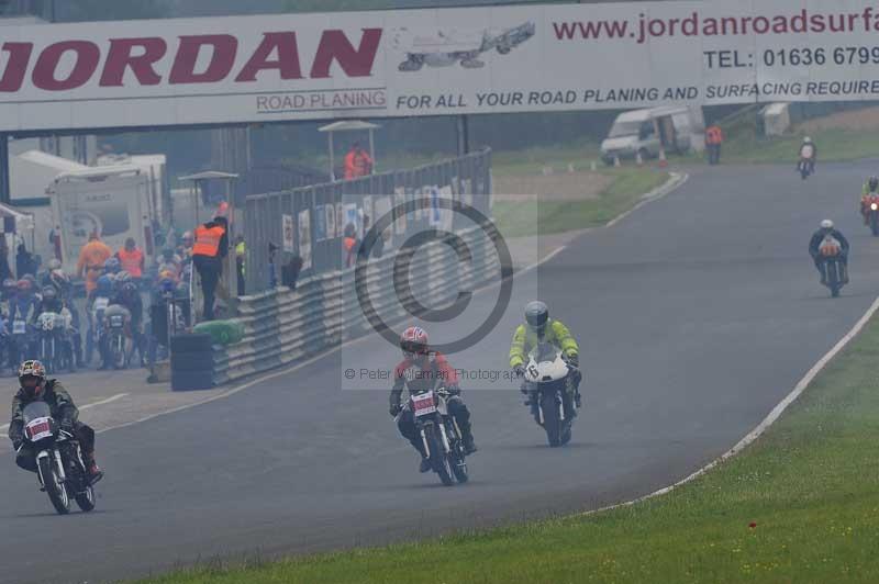 Mallory park Leicestershire;Mallory park photographs;Motorcycle action photographs;classic bikes;event digital images;eventdigitalimages;mallory park;no limits trackday;peter wileman photography;vintage bikes;vintage motorcycles;vmcc festival 1000 bikes