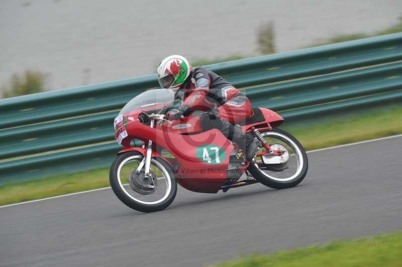 Mallory park Leicestershire;Mallory park photographs;Motorcycle action photographs;classic bikes;event digital images;eventdigitalimages;mallory park;no limits trackday;peter wileman photography;vintage bikes;vintage motorcycles;vmcc festival 1000 bikes