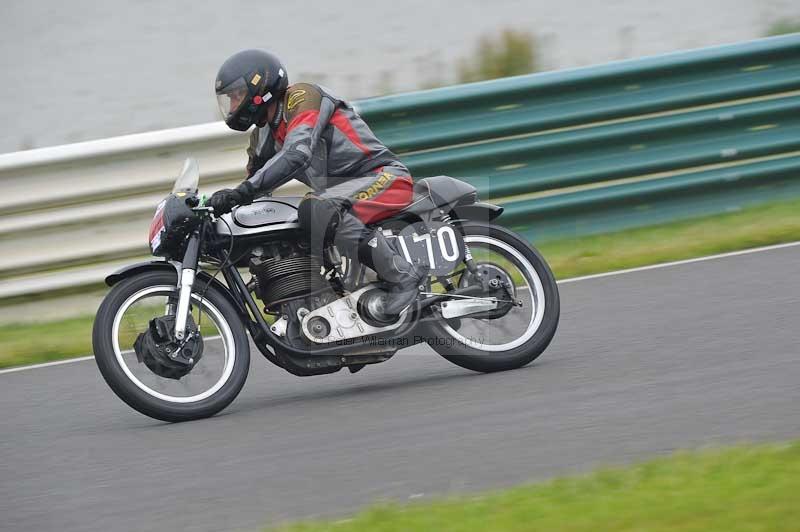 Mallory park Leicestershire;Mallory park photographs;Motorcycle action photographs;classic bikes;event digital images;eventdigitalimages;mallory park;no limits trackday;peter wileman photography;vintage bikes;vintage motorcycles;vmcc festival 1000 bikes