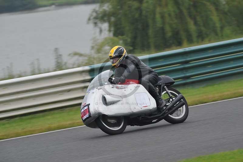 Mallory park Leicestershire;Mallory park photographs;Motorcycle action photographs;classic bikes;event digital images;eventdigitalimages;mallory park;no limits trackday;peter wileman photography;vintage bikes;vintage motorcycles;vmcc festival 1000 bikes
