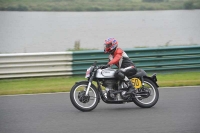 Mallory-park-Leicestershire;Mallory-park-photographs;Motorcycle-action-photographs;classic-bikes;event-digital-images;eventdigitalimages;mallory-park;no-limits-trackday;peter-wileman-photography;vintage-bikes;vintage-motorcycles;vmcc-festival-1000-bikes