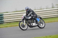 Mallory-park-Leicestershire;Mallory-park-photographs;Motorcycle-action-photographs;classic-bikes;event-digital-images;eventdigitalimages;mallory-park;no-limits-trackday;peter-wileman-photography;vintage-bikes;vintage-motorcycles;vmcc-festival-1000-bikes