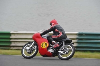 Mallory-park-Leicestershire;Mallory-park-photographs;Motorcycle-action-photographs;classic-bikes;event-digital-images;eventdigitalimages;mallory-park;no-limits-trackday;peter-wileman-photography;vintage-bikes;vintage-motorcycles;vmcc-festival-1000-bikes