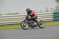Mallory-park-Leicestershire;Mallory-park-photographs;Motorcycle-action-photographs;classic-bikes;event-digital-images;eventdigitalimages;mallory-park;no-limits-trackday;peter-wileman-photography;vintage-bikes;vintage-motorcycles;vmcc-festival-1000-bikes
