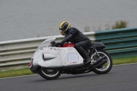 Mallory-park-Leicestershire;Mallory-park-photographs;Motorcycle-action-photographs;classic-bikes;event-digital-images;eventdigitalimages;mallory-park;no-limits-trackday;peter-wileman-photography;vintage-bikes;vintage-motorcycles;vmcc-festival-1000-bikes