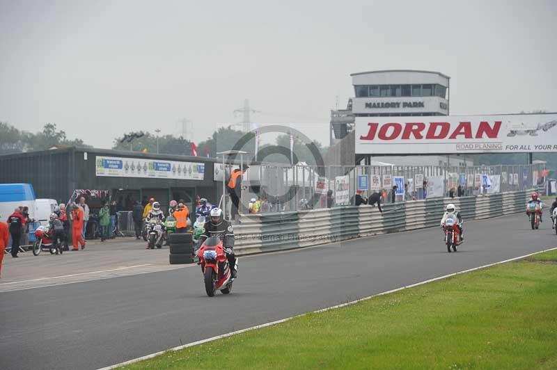 Mallory park Leicestershire;Mallory park photographs;Motorcycle action photographs;classic bikes;event digital images;eventdigitalimages;mallory park;no limits trackday;peter wileman photography;vintage bikes;vintage motorcycles;vmcc festival 1000 bikes