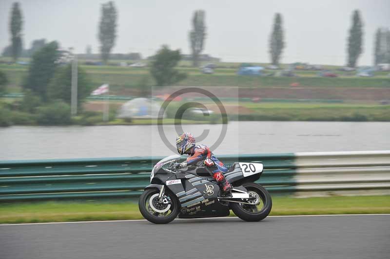 Mallory park Leicestershire;Mallory park photographs;Motorcycle action photographs;classic bikes;event digital images;eventdigitalimages;mallory park;no limits trackday;peter wileman photography;vintage bikes;vintage motorcycles;vmcc festival 1000 bikes