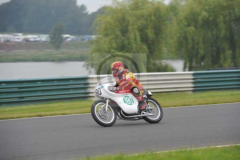 Mallory park Leicestershire;Mallory park photographs;Motorcycle action photographs;classic bikes;event digital images;eventdigitalimages;mallory park;no limits trackday;peter wileman photography;vintage bikes;vintage motorcycles;vmcc festival 1000 bikes