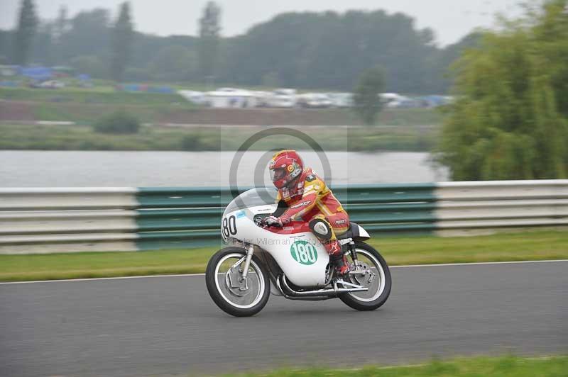Mallory park Leicestershire;Mallory park photographs;Motorcycle action photographs;classic bikes;event digital images;eventdigitalimages;mallory park;no limits trackday;peter wileman photography;vintage bikes;vintage motorcycles;vmcc festival 1000 bikes