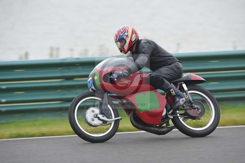 Mallory park Leicestershire;Mallory park photographs;Motorcycle action photographs;classic bikes;event digital images;eventdigitalimages;mallory park;no limits trackday;peter wileman photography;vintage bikes;vintage motorcycles;vmcc festival 1000 bikes