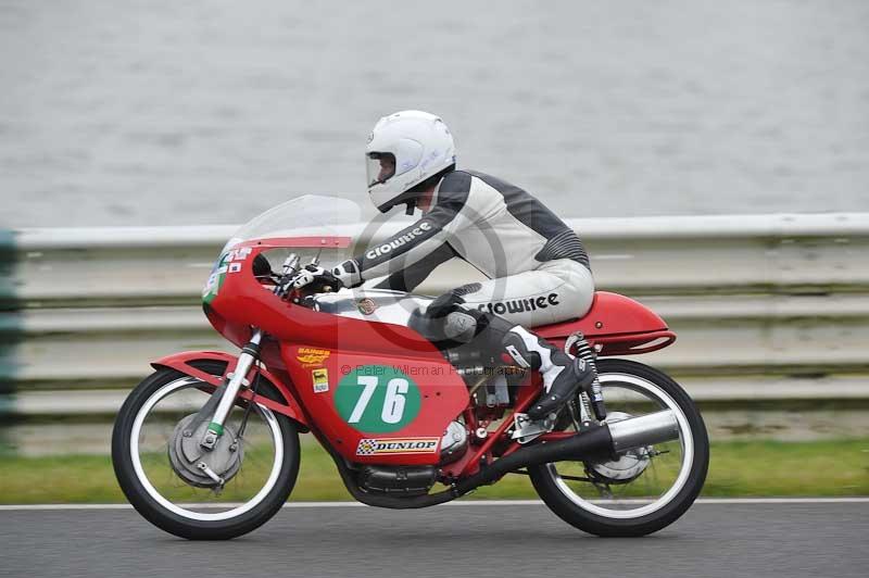 Mallory park Leicestershire;Mallory park photographs;Motorcycle action photographs;classic bikes;event digital images;eventdigitalimages;mallory park;no limits trackday;peter wileman photography;vintage bikes;vintage motorcycles;vmcc festival 1000 bikes