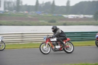 Mallory-park-Leicestershire;Mallory-park-photographs;Motorcycle-action-photographs;classic-bikes;event-digital-images;eventdigitalimages;mallory-park;no-limits-trackday;peter-wileman-photography;vintage-bikes;vintage-motorcycles;vmcc-festival-1000-bikes