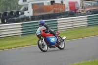 Mallory-park-Leicestershire;Mallory-park-photographs;Motorcycle-action-photographs;classic-bikes;event-digital-images;eventdigitalimages;mallory-park;no-limits-trackday;peter-wileman-photography;vintage-bikes;vintage-motorcycles;vmcc-festival-1000-bikes