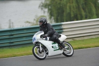 Mallory-park-Leicestershire;Mallory-park-photographs;Motorcycle-action-photographs;classic-bikes;event-digital-images;eventdigitalimages;mallory-park;no-limits-trackday;peter-wileman-photography;vintage-bikes;vintage-motorcycles;vmcc-festival-1000-bikes