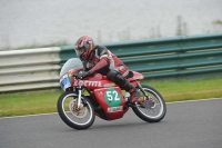 Mallory-park-Leicestershire;Mallory-park-photographs;Motorcycle-action-photographs;classic-bikes;event-digital-images;eventdigitalimages;mallory-park;no-limits-trackday;peter-wileman-photography;vintage-bikes;vintage-motorcycles;vmcc-festival-1000-bikes