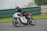 Mallory-park-Leicestershire;Mallory-park-photographs;Motorcycle-action-photographs;classic-bikes;event-digital-images;eventdigitalimages;mallory-park;no-limits-trackday;peter-wileman-photography;vintage-bikes;vintage-motorcycles;vmcc-festival-1000-bikes