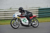 Mallory-park-Leicestershire;Mallory-park-photographs;Motorcycle-action-photographs;classic-bikes;event-digital-images;eventdigitalimages;mallory-park;no-limits-trackday;peter-wileman-photography;vintage-bikes;vintage-motorcycles;vmcc-festival-1000-bikes