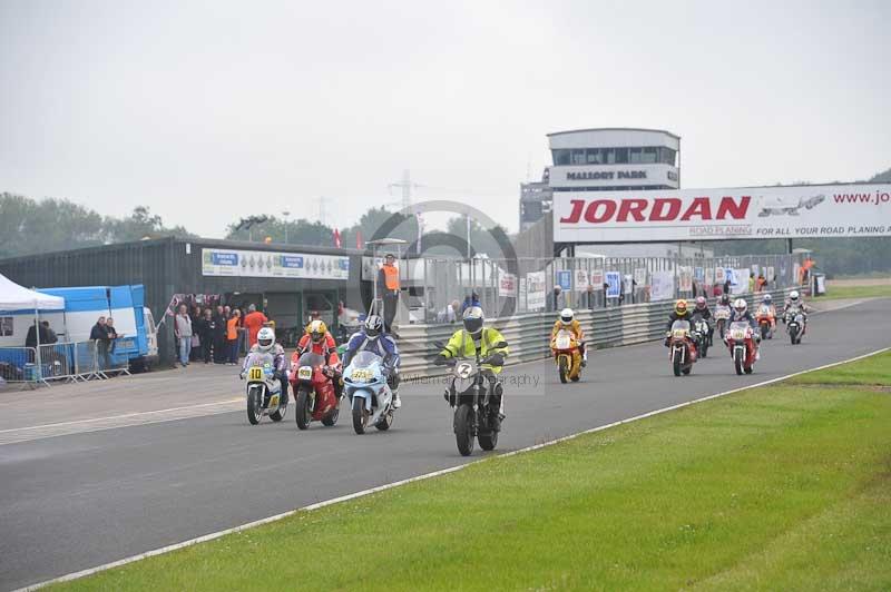 Mallory park Leicestershire;Mallory park photographs;Motorcycle action photographs;classic bikes;event digital images;eventdigitalimages;mallory park;no limits trackday;peter wileman photography;vintage bikes;vintage motorcycles;vmcc festival 1000 bikes