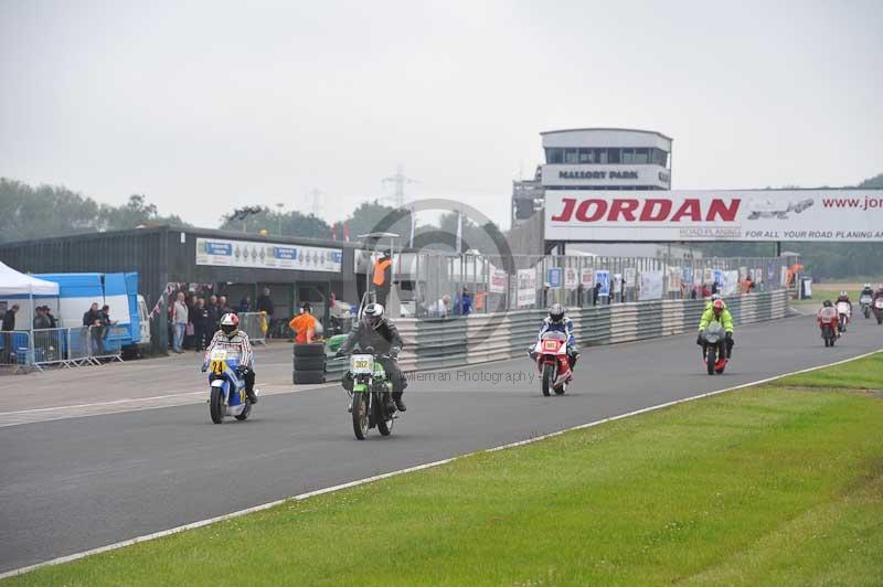 Mallory park Leicestershire;Mallory park photographs;Motorcycle action photographs;classic bikes;event digital images;eventdigitalimages;mallory park;no limits trackday;peter wileman photography;vintage bikes;vintage motorcycles;vmcc festival 1000 bikes