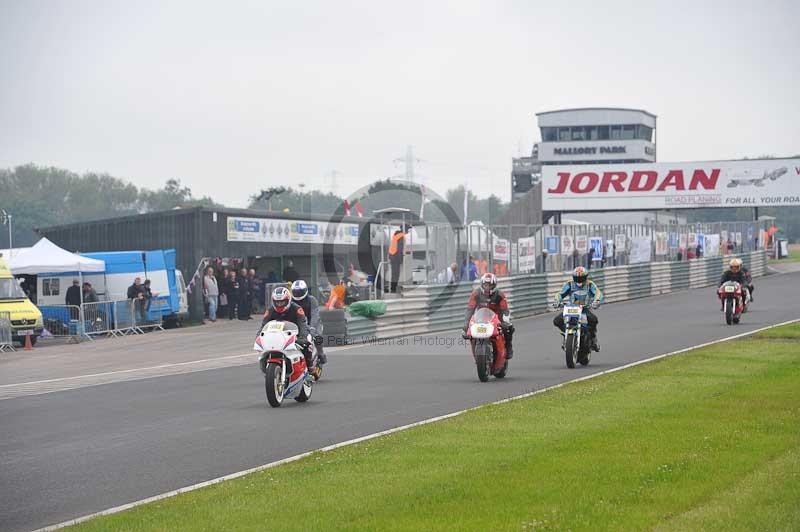 Mallory park Leicestershire;Mallory park photographs;Motorcycle action photographs;classic bikes;event digital images;eventdigitalimages;mallory park;no limits trackday;peter wileman photography;vintage bikes;vintage motorcycles;vmcc festival 1000 bikes