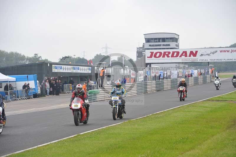 Mallory park Leicestershire;Mallory park photographs;Motorcycle action photographs;classic bikes;event digital images;eventdigitalimages;mallory park;no limits trackday;peter wileman photography;vintage bikes;vintage motorcycles;vmcc festival 1000 bikes