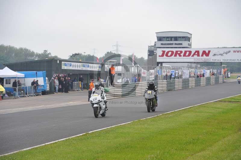 Mallory park Leicestershire;Mallory park photographs;Motorcycle action photographs;classic bikes;event digital images;eventdigitalimages;mallory park;no limits trackday;peter wileman photography;vintage bikes;vintage motorcycles;vmcc festival 1000 bikes