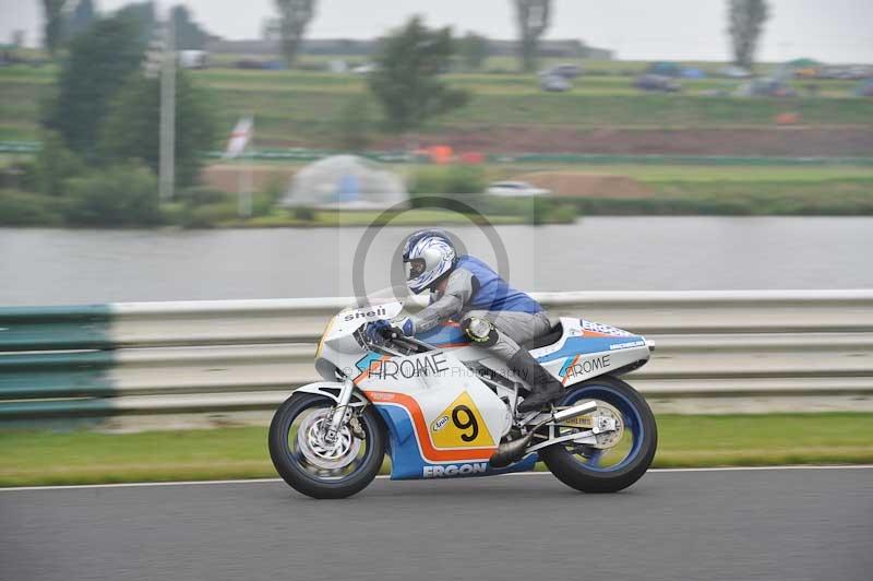 Mallory park Leicestershire;Mallory park photographs;Motorcycle action photographs;classic bikes;event digital images;eventdigitalimages;mallory park;no limits trackday;peter wileman photography;vintage bikes;vintage motorcycles;vmcc festival 1000 bikes