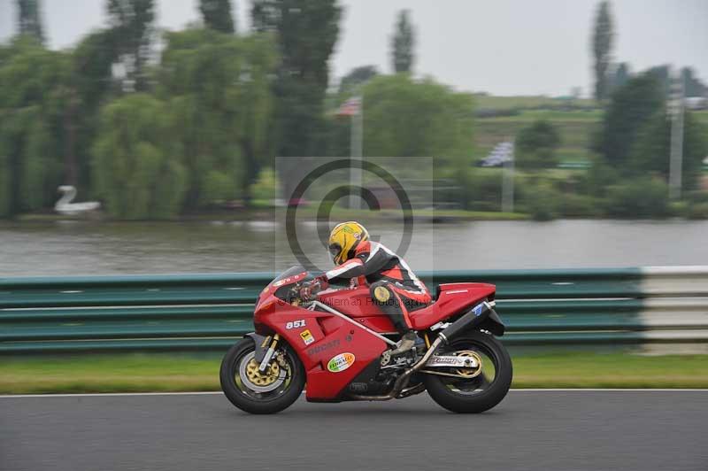 Mallory park Leicestershire;Mallory park photographs;Motorcycle action photographs;classic bikes;event digital images;eventdigitalimages;mallory park;no limits trackday;peter wileman photography;vintage bikes;vintage motorcycles;vmcc festival 1000 bikes