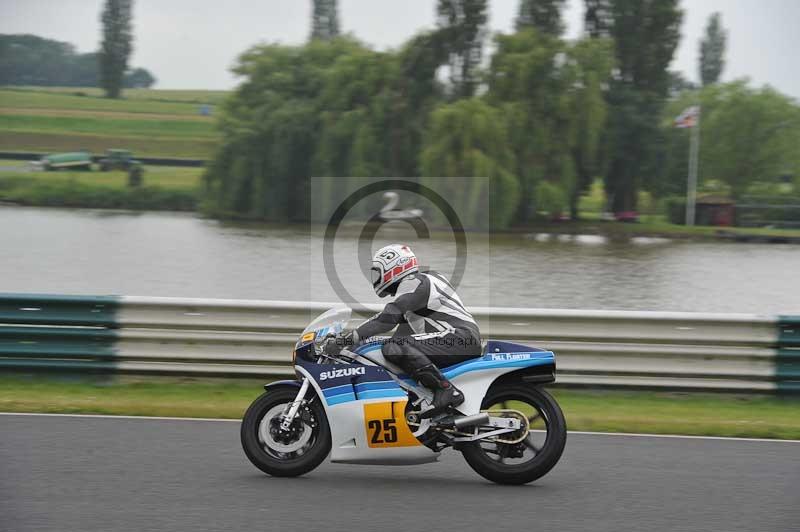 Mallory park Leicestershire;Mallory park photographs;Motorcycle action photographs;classic bikes;event digital images;eventdigitalimages;mallory park;no limits trackday;peter wileman photography;vintage bikes;vintage motorcycles;vmcc festival 1000 bikes