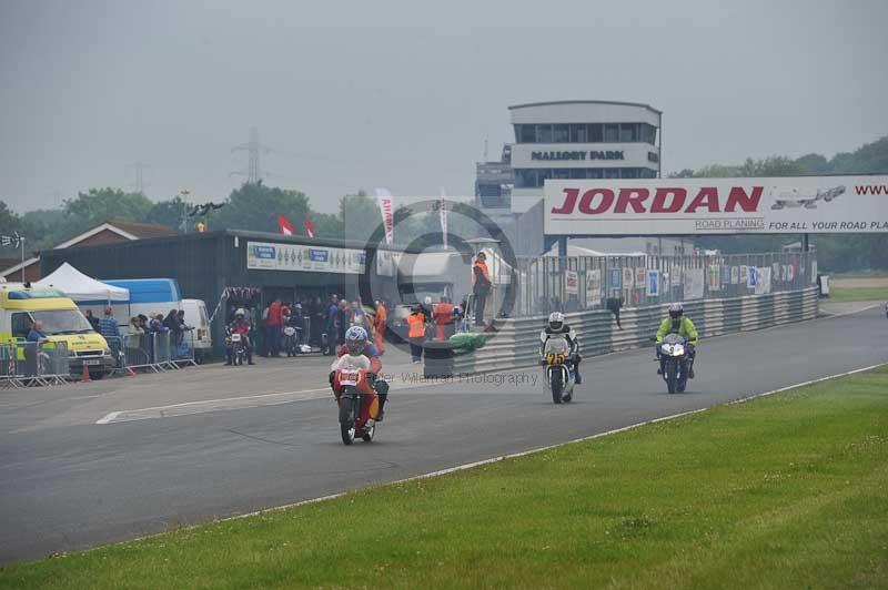 Mallory park Leicestershire;Mallory park photographs;Motorcycle action photographs;classic bikes;event digital images;eventdigitalimages;mallory park;no limits trackday;peter wileman photography;vintage bikes;vintage motorcycles;vmcc festival 1000 bikes