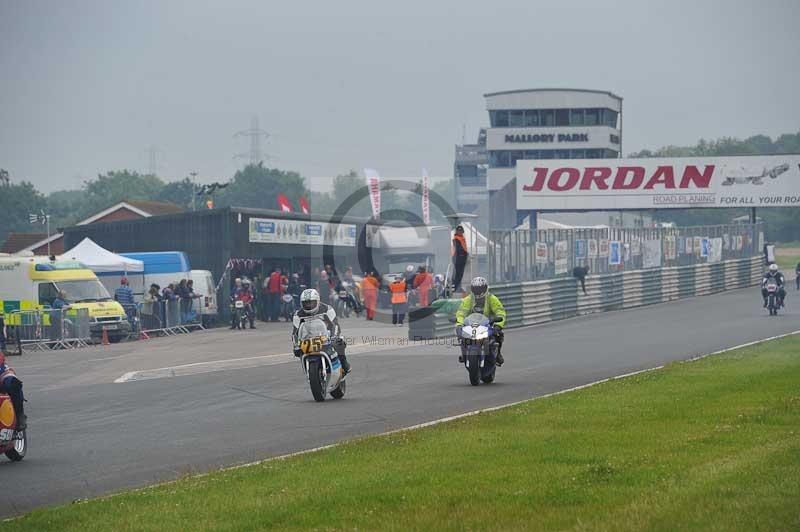 Mallory park Leicestershire;Mallory park photographs;Motorcycle action photographs;classic bikes;event digital images;eventdigitalimages;mallory park;no limits trackday;peter wileman photography;vintage bikes;vintage motorcycles;vmcc festival 1000 bikes