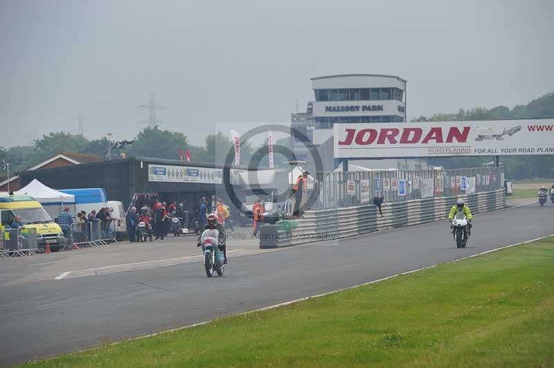 Mallory park Leicestershire;Mallory park photographs;Motorcycle action photographs;classic bikes;event digital images;eventdigitalimages;mallory park;no limits trackday;peter wileman photography;vintage bikes;vintage motorcycles;vmcc festival 1000 bikes